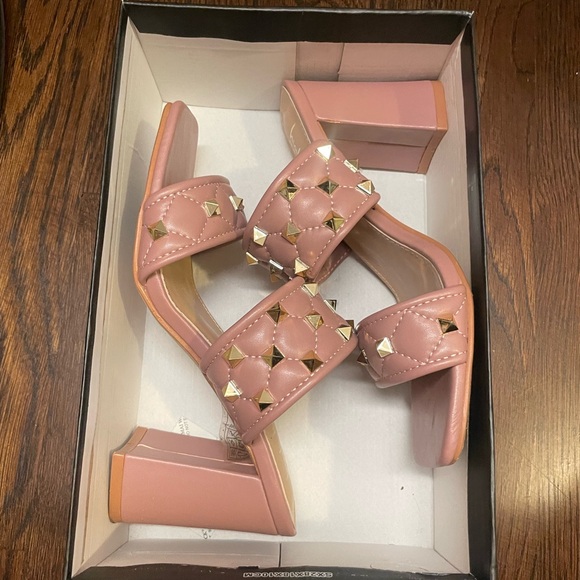 Rockstud Blush Chunky Heeled Nicole Miller Sandals 7 - Picture 3 of 8